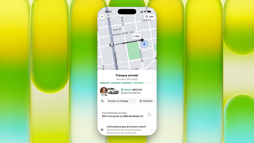 Écran d’un iPhone recopié à l’écran d’un MacBook Neo, montrant l’app Uber Eats