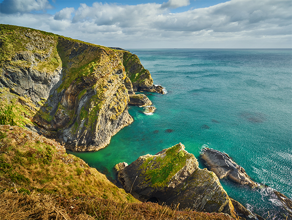  Pintoresco paisaje costero en Cork, Irlanda.