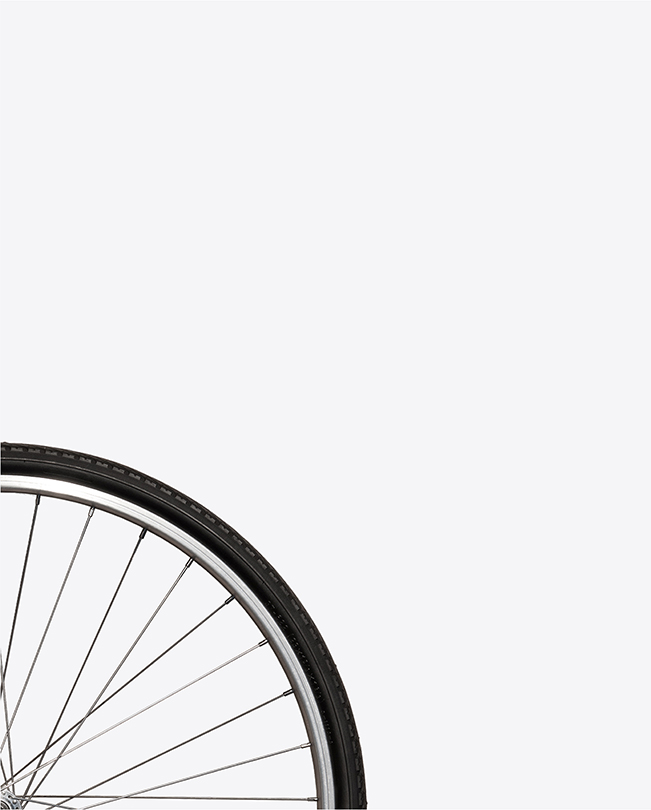 自転車の車輪。