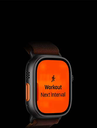 Apple Watch Ultra 4, kućište od titanija, crna boja, trening Trčanje, sljedeći interval, lijeva bočna strana, narančasta tipka postupka, narukvica Alpine