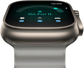 „Apple Watch Ultra 4“, titano korpusas, natūralios spalvos, pasirengimo įvertis 8, dešiniosios pusės išorinė dalis, „Digital Crown“, iškilęs šoninis mygtukas, „Ocean“ dirželis, peršviečiamos pilkos spalvos