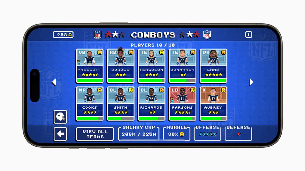 A still from the game NFL Retro Bowl ’25 on iPhone 15 Pro.