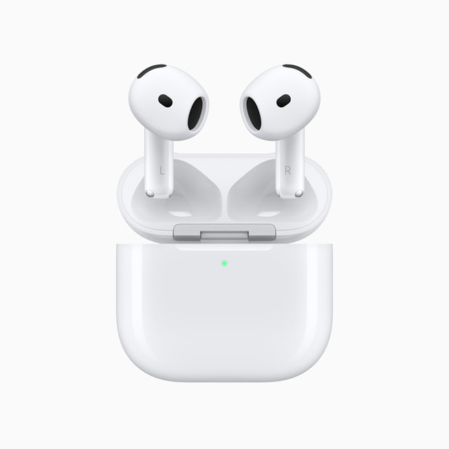 AirPods 4 z aktywną redukcją hałasu unoszące się nad swoim etui. 