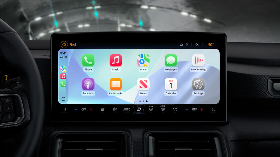 Light mode is shown in CarPlay.