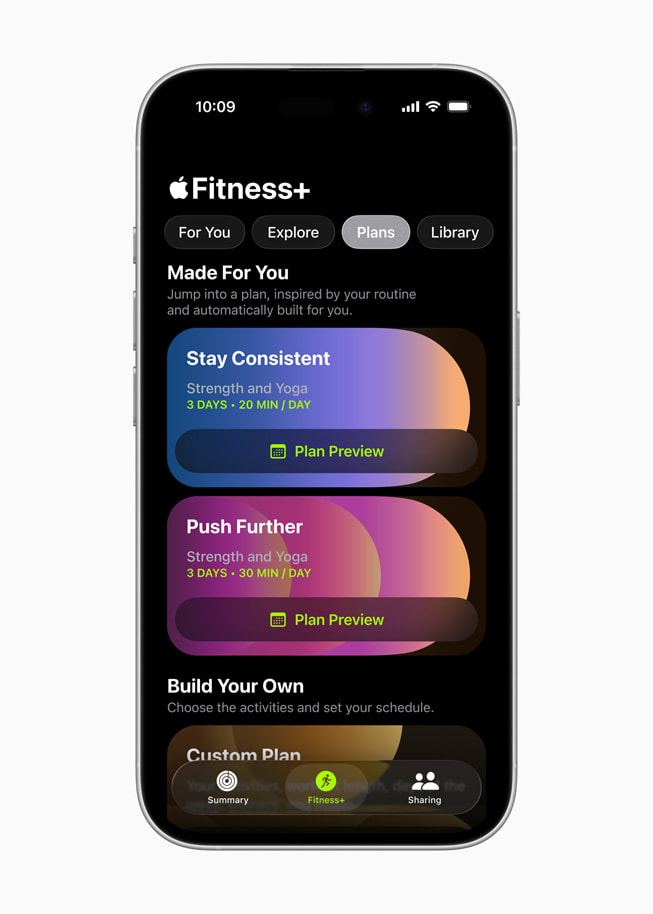 Ukázka funkce Vlastní plány v Apple Fitness na iPhonu 16 Pro