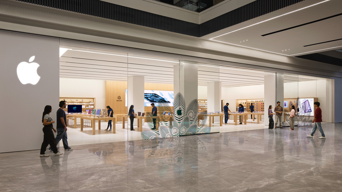 The exterior of Apple Koregaon Park, shot from the shopping center’s interior atrium.