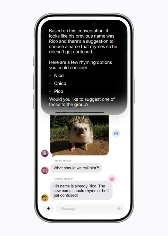 Pantalla de Siri AI en un iPhone 17 Pro que muestra una respuesta sugerida para una conversación en Mensajes.