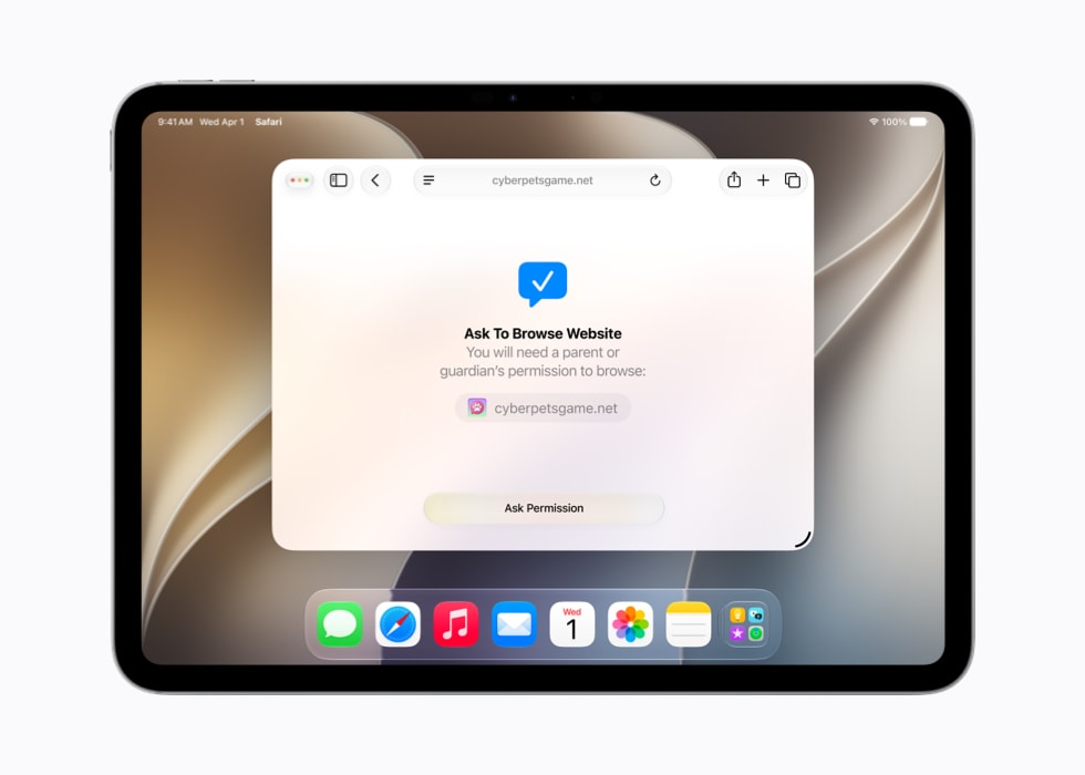 Un iPad muestra un mensaje de Navegación bajo Permiso en la parte superior de un sitio web que avisa al usuario que necesitará el permiso de sus padres o tutores para navegar.