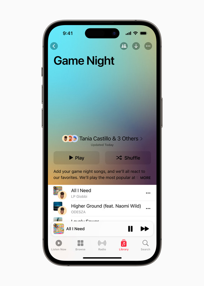 collaborative playlist بعنوان Game Night معروضة على iPhone 14 Pro في تطبيق Apple Music. 