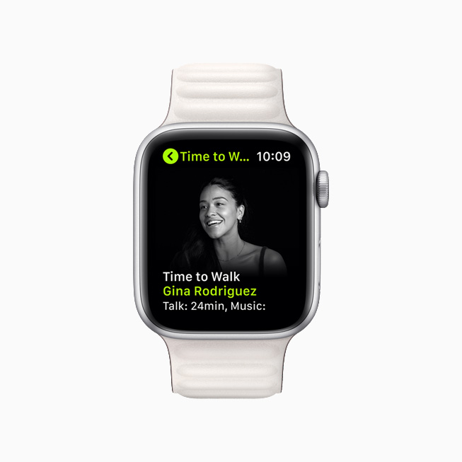 Gina Rodriguez à l’honneur dans un nouvel épisode de Place à la marche, sur Apple Watch Series 6.