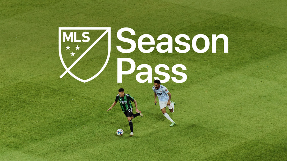 Das MLS Season Pass-Logo zusammen mit zwei Spielern auf dem Fussballfeld. 
