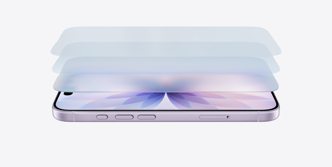 iPhone 17 dispus orizontal pe partea laterală, pe culoarea Lavandă, cu un design stratificat care prezintă Ceramic Shield 2