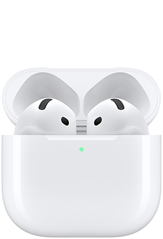 سماعات AirPods 5 داخل علبة الشحن، لون أبيض، حواف مدورة، مؤشر LED خارجي للطاقة، الغطاء مفتوح
