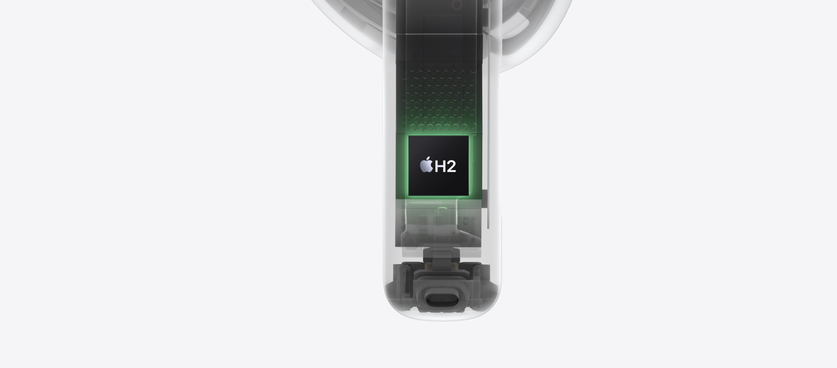البنية الداخلية لسماعة AirPods 5، مع تسليط الضوء على شريحة H2 داخل الجذع.