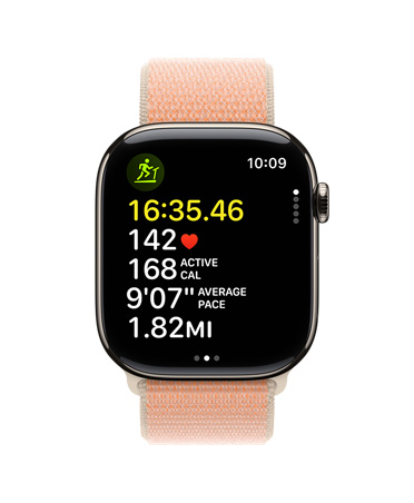 Apple Watch Series 11, or, avec l’app Exercice à l’écran affichant des données de course à pied, notamment la durée, la fréquence cardiaque, les calories en activité, l’allure moyenne et la distance