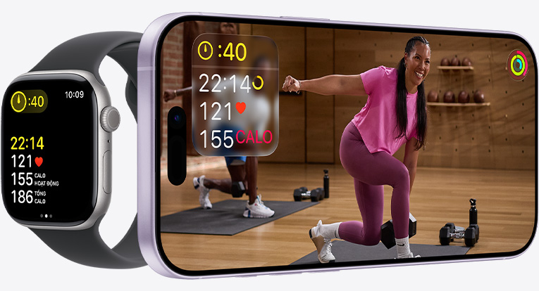 Ứng dụng Apple Fitness+ trên iPhone hiển thị một bài tập với các chỉ số tập luyện được đồng bộ hóa trên Apple Watch